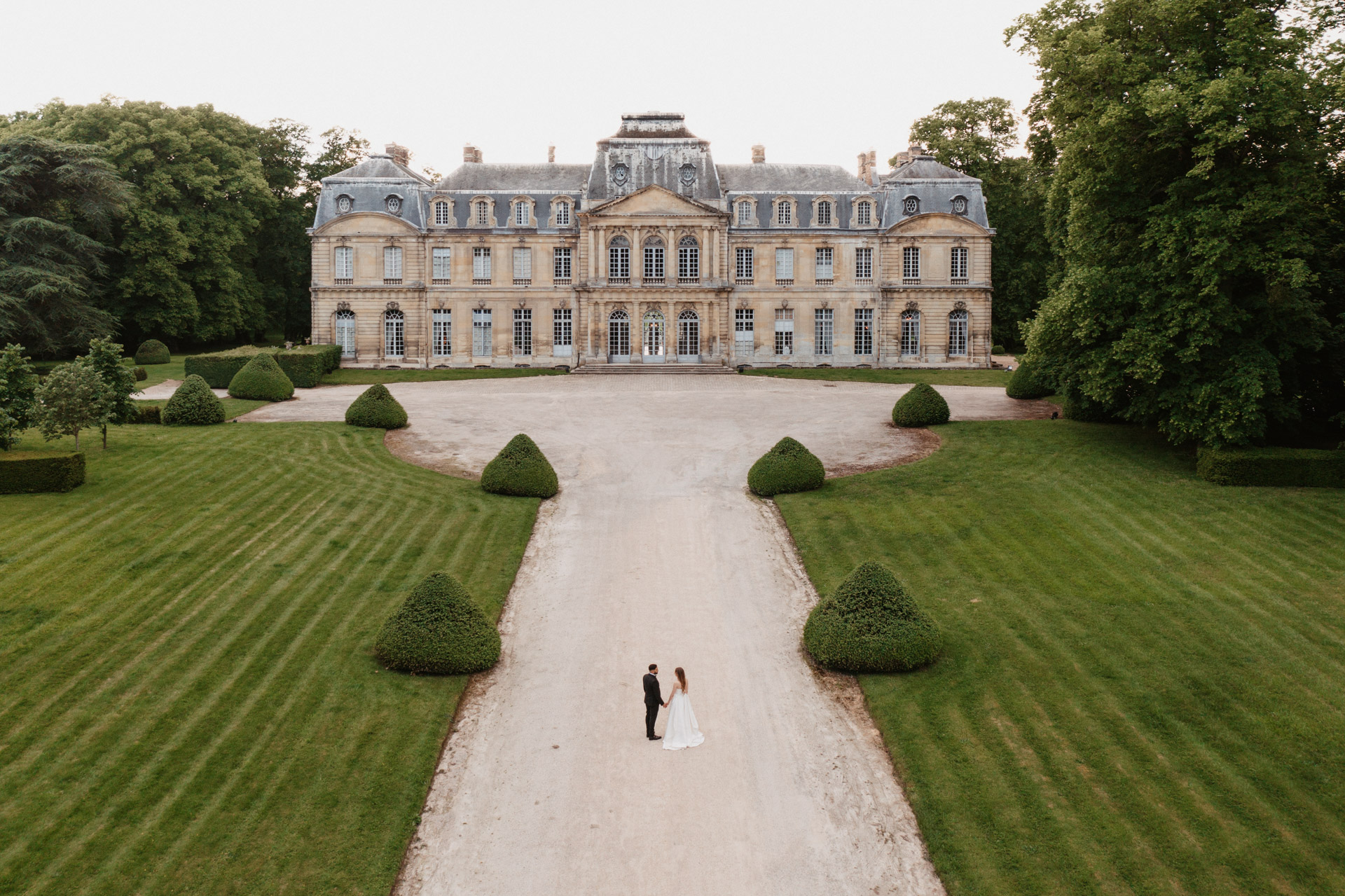 mariage_paris_chateau_de_champlatreux_ilana_et_mathieur_drone